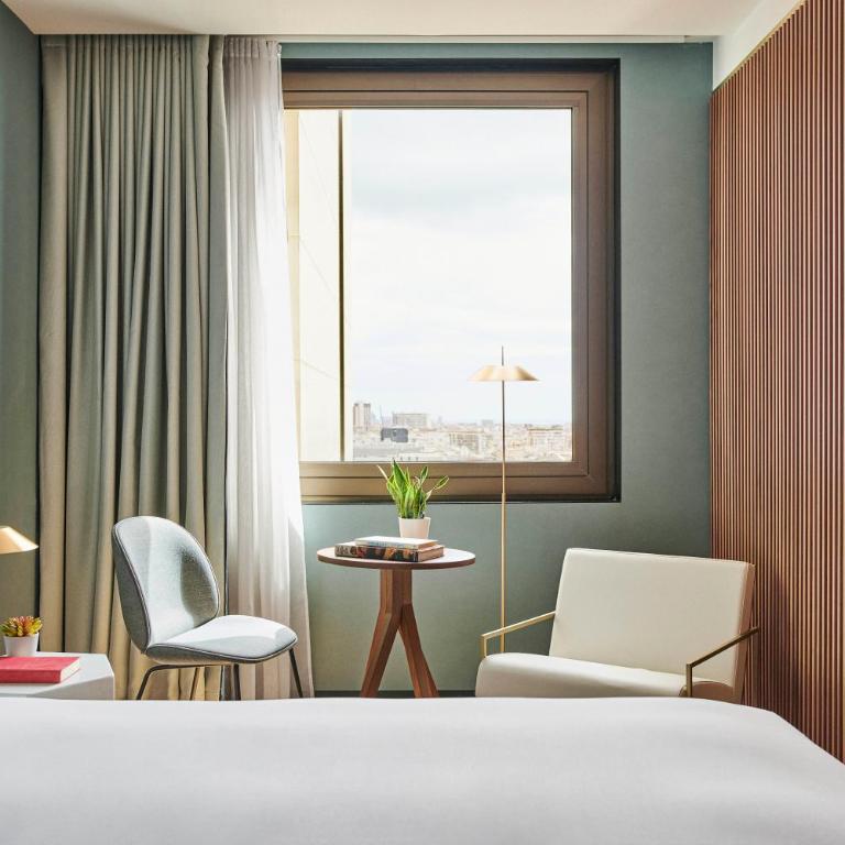 Grand Hyatt Barcelona - Queen Room - 7