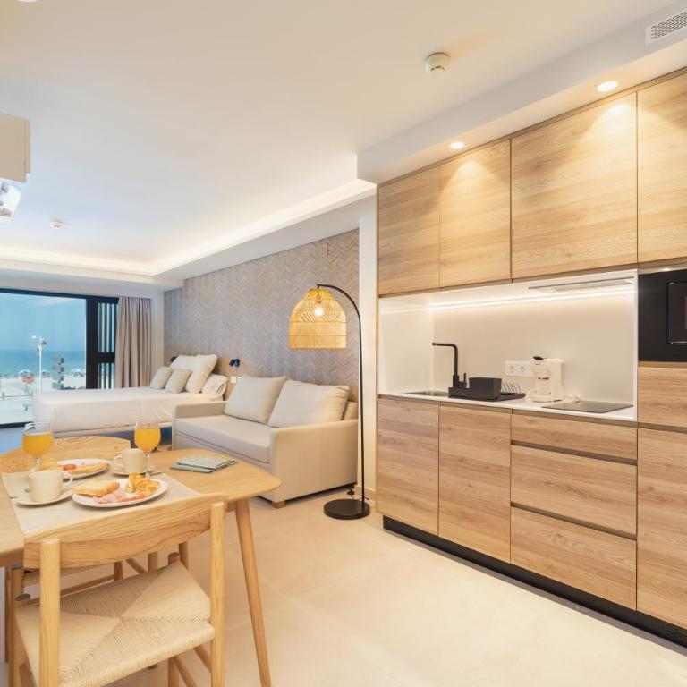 Apartamentos Playa Victoria - by Grupo Tribu - Estudio con vistas al mar - 2