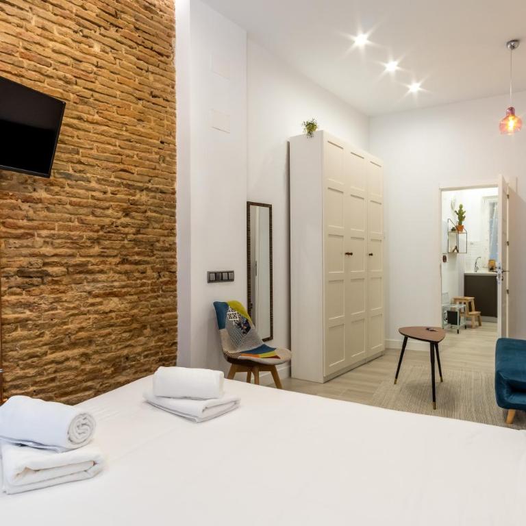 2 Bedrooms 2 Bathrooms - Modern and Cozy- Imperial - Apartment - 1