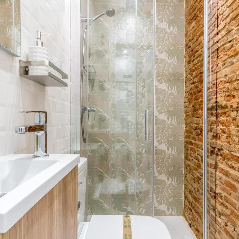 2 Bedrooms 2 Bathrooms - Modern and Cozy- Imperial - Apartment - 53