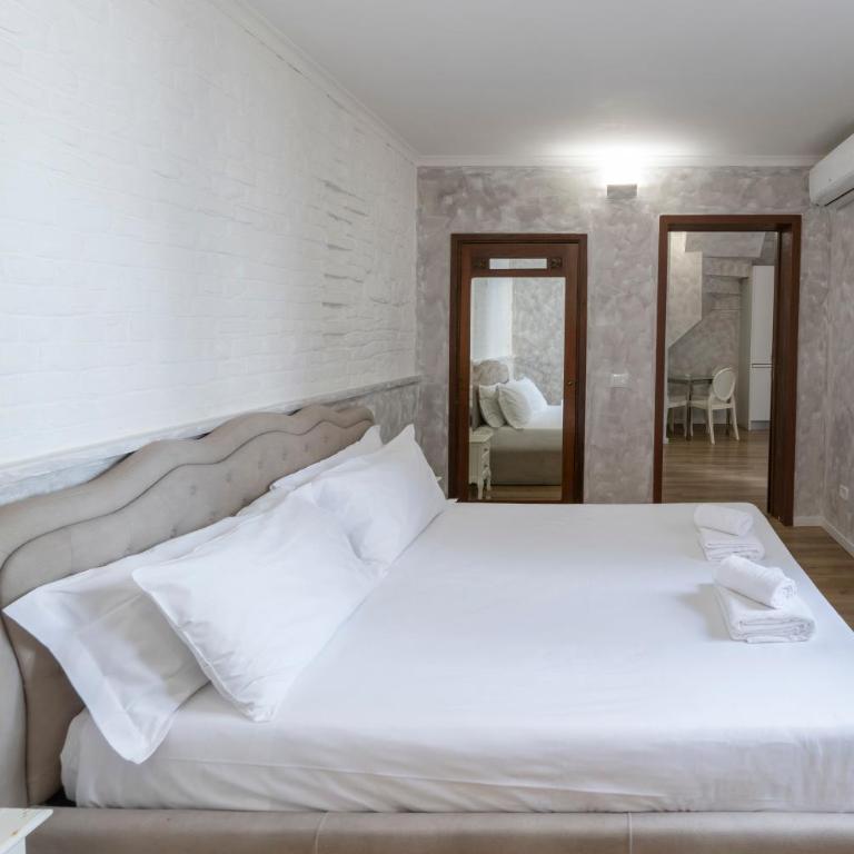 Domus Augustea 2 - 900 m a piedi dal Colosseo - Metro a 100 m - Appartamento con 1 Camera da Letto - 3