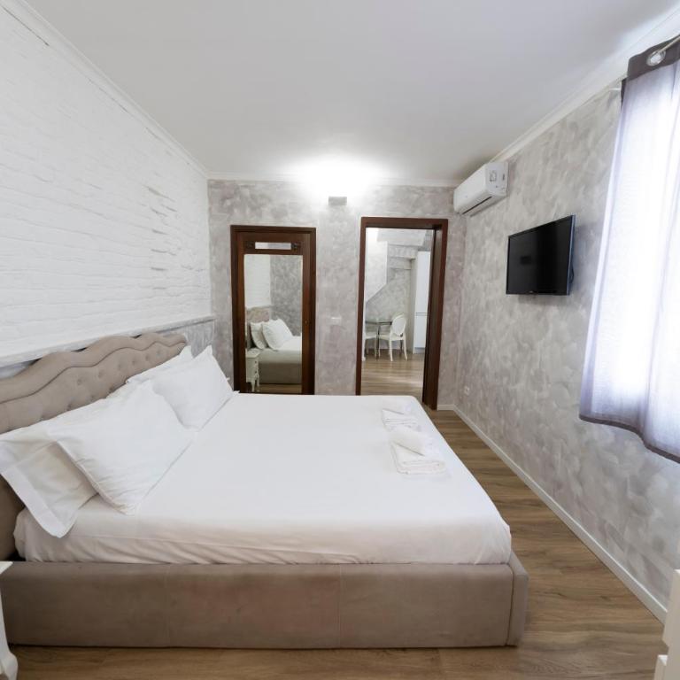 Domus Augustea 2 - 900 m a piedi dal Colosseo - Metro a 100 m - Appartamento con 1 Camera da Letto - 5