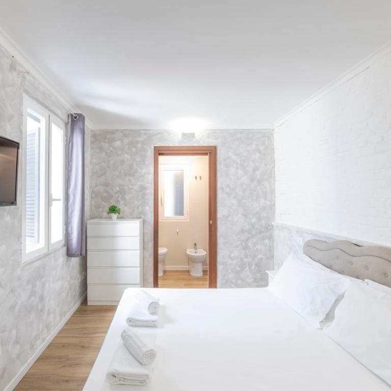 Domus Augustea 2 - 900 m a piedi dal Colosseo - Metro a 100 m - Appartamento con 1 Camera da Letto - 7