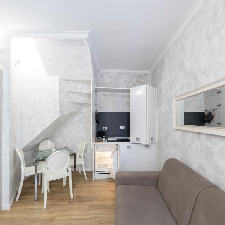 Domus Augustea 2 - 900 m a piedi dal Colosseo - Metro a 100 m - Appartamento con 1 Camera da Letto - 16