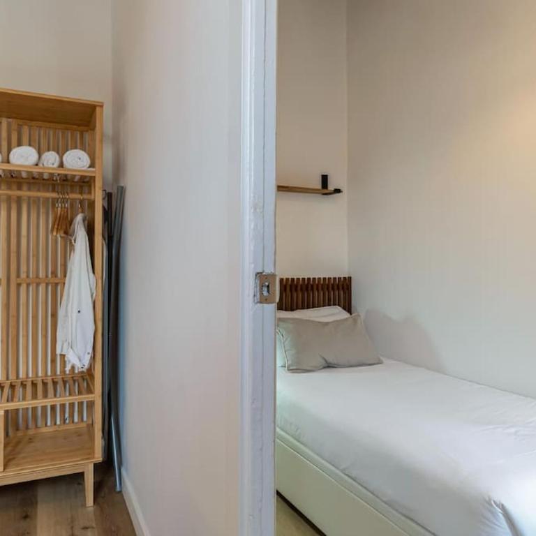 Canela Homes BARCELONA CÒRSEGA - Three-Bedroom Apartment - 12