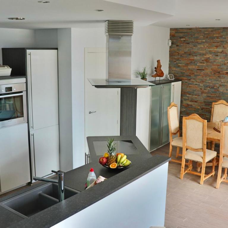 Panoramic Seaview Escape - Casa - 30