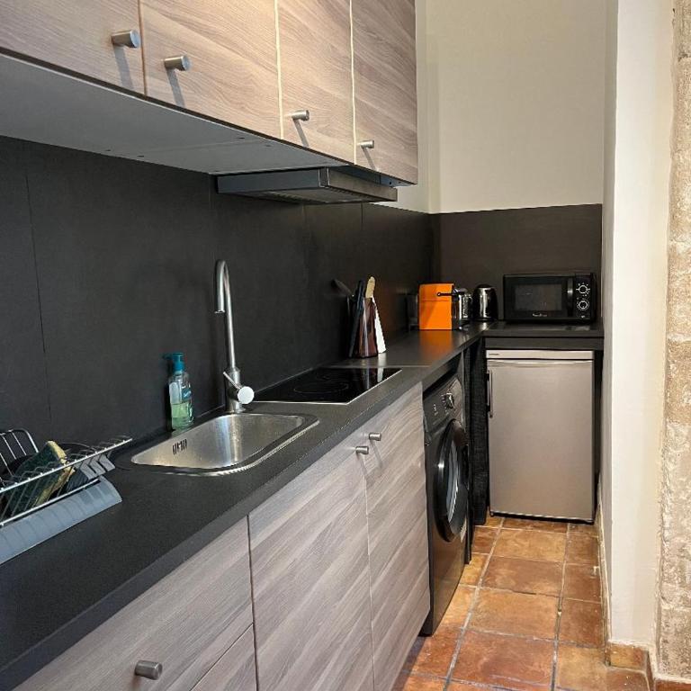 Idéalement situé au pied du Palais des papes - Apartment mit 1 Schlafzimmer - 9