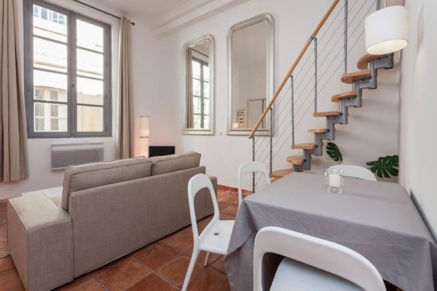 Idéalement situé au pied du Palais des papes - Apartment mit 1 Schlafzimmer - 17