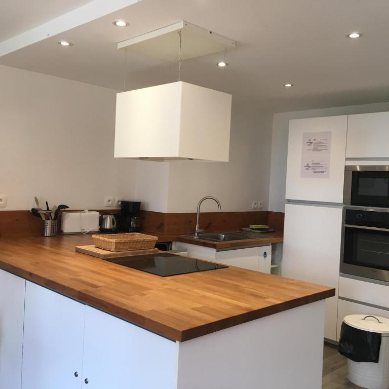 Appartement spacieux 4 pièces au centre station avec balcon pour 8 personnes - FR-1-346-400 - Appartement - 1