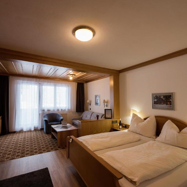 Landhaus Hubertus - Doppelzimmer mit Bergblick - 5