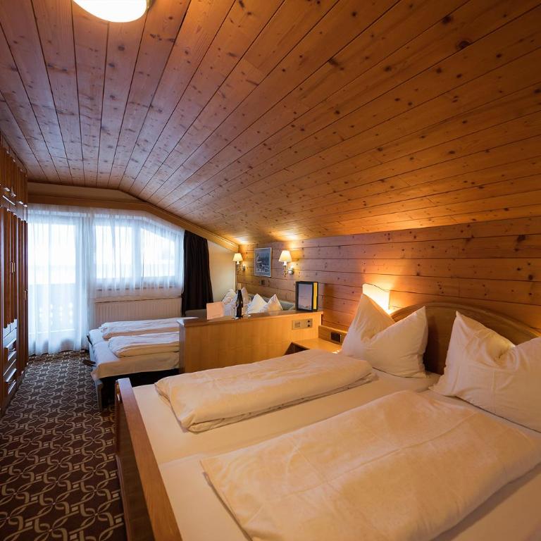 Landhaus Hubertus - Doppelzimmer mit Bergblick - 3