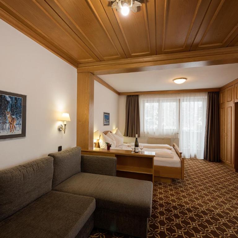 Landhaus Hubertus - Familienzimmer mit Bergblick - 4