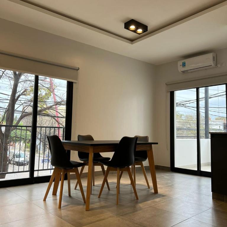 MODERNO DEPARTAMENTO PARA 3-4 PERSONAS, MUY BIEN UBICADO - Apartamento de 1 dormitorio - 4