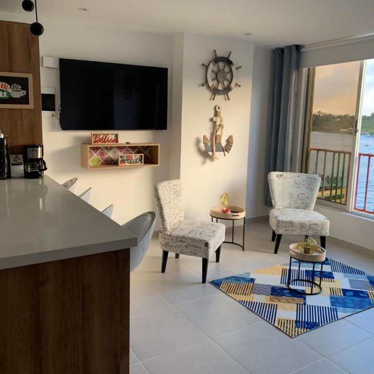 Apartamentos Avenida del malecón, frente al lago. Guatape - Apartamento Superior - 14