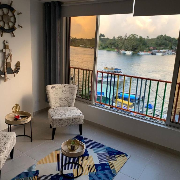 Apartamentos Avenida del malecón, frente al lago. Guatape - Apartamento Superior - 21