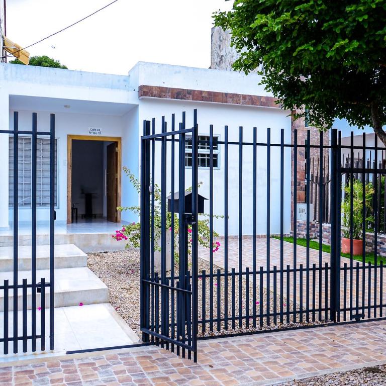 Hermosa casa en Costa de Oro - Two-Bedroom House - 2