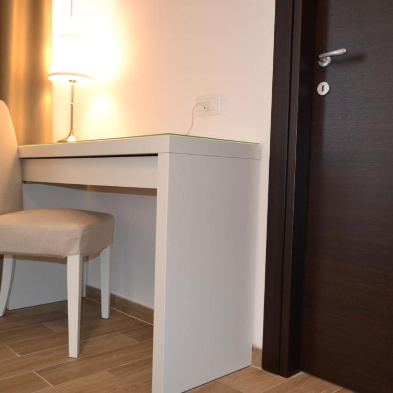 Hellorooms lungomare Matteotti 21 a 700 mt dal centro città - Double Room - 1