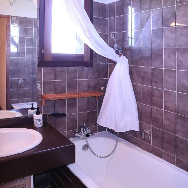 Grand appart 6 pers avec balcon, wifi et superbe vue - FR-1-322-532 - Apartment - 7