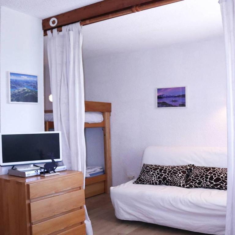 Studio skis aux pieds, 6 pers, cheminée, billard, WIFI, centre Les Orres - FR-1-322-534 - Apartment - 4