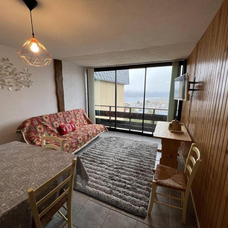 Appartement spacieux 3 pièces au cœur de la station - Two-Bedroom Apartment - 6
