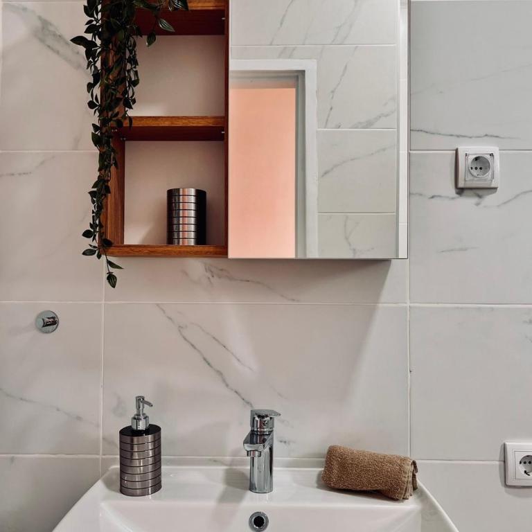 Old Gold Downtown Belgrade - Studio Apartman - 12