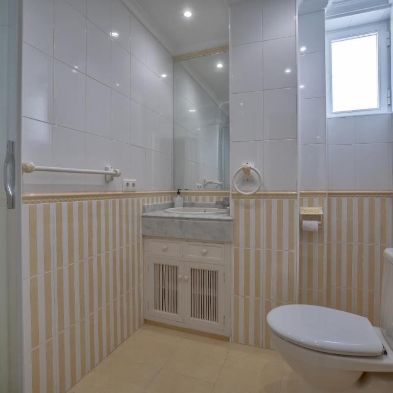 Apartamento Los Tilos & Parking & Piscina - Deluxe Apartment - 26