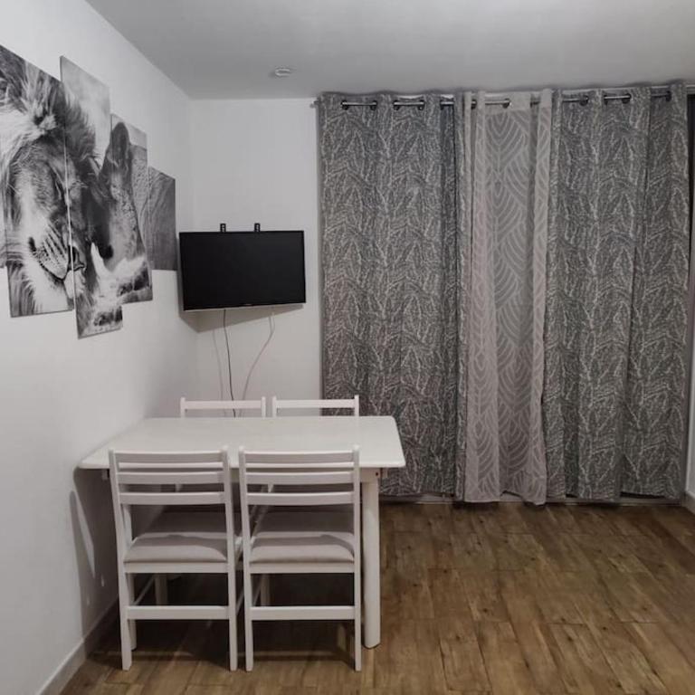 *Le Super Land* Parking Privé * Cadre verdoyant* - Appartement 1 Chambre - 5