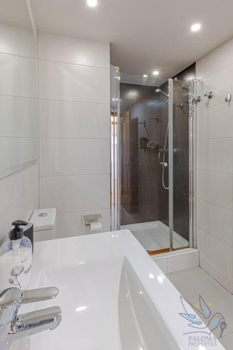 Beautiful apartament with sea views - Two-Bedroom Apartment - 26