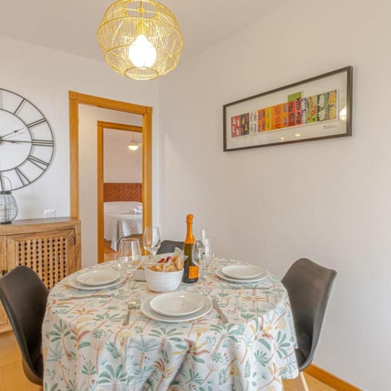 Beautiful apartament with sea views - Two-Bedroom Apartment - 19