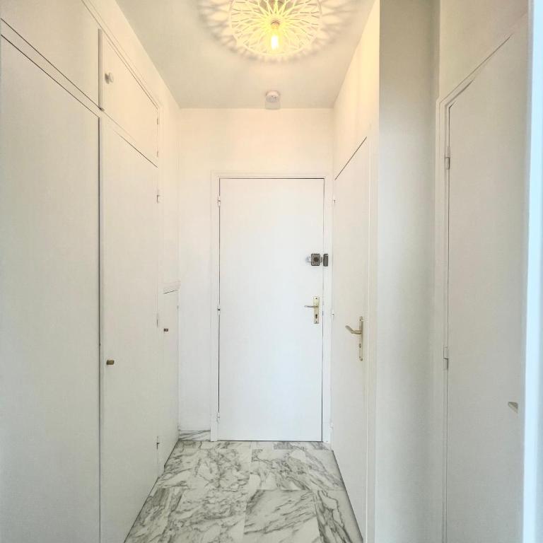SEAVIEWS BY JENNI MENTON, LA SUITE, Superbe Front de mer, top emplacement avec terrasse et parking! - Appartement 1 Chambre - 33
