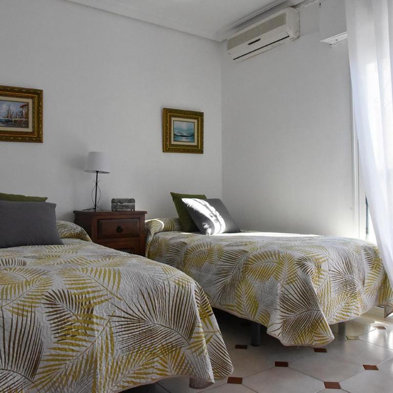 room Martinez - Habitación Doble Pequeña - 2 camas - 10