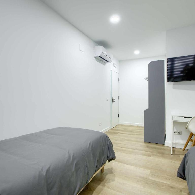 Casa de Huéspedes 12 Octubre Rooms - Budget Double Room - 8