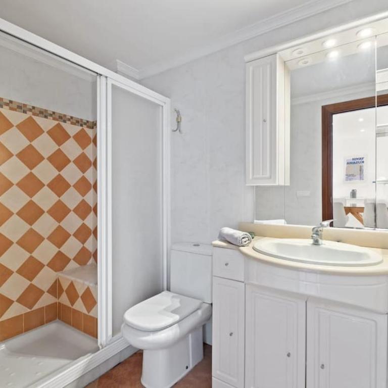 Fuengirola plein centre, 100 m de la plage ! - Two-Bedroom Apartment - 18