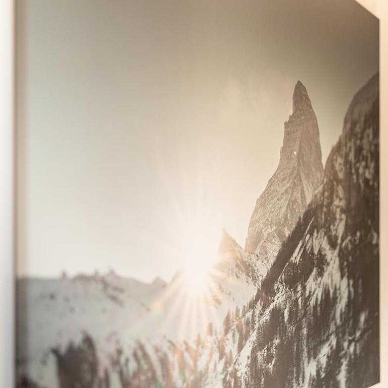 Haus Beta by Zermatt Premium Apartments - Two-Bedroom Attic Apartment with Matterhorn View - 8