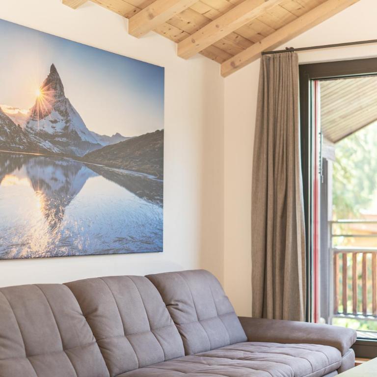 Haus Beta by Zermatt Premium Apartments - Two-Bedroom Attic Apartment with Matterhorn View - 20
