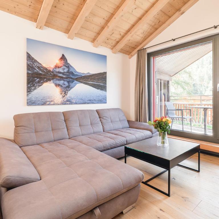 Haus Beta by Zermatt Premium Apartments - Two-Bedroom Attic Apartment with Matterhorn View - 15