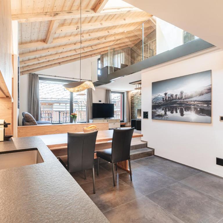 Haus Beta by Zermatt Premium Apartments - Two-Bedroom Attic Apartment with Matterhorn View - 23