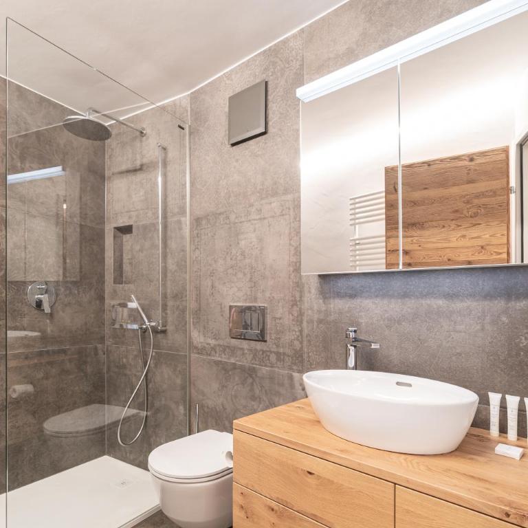 Haus Beta by Zermatt Premium Apartments - Two-Bedroom Attic Apartment with Matterhorn View - 27