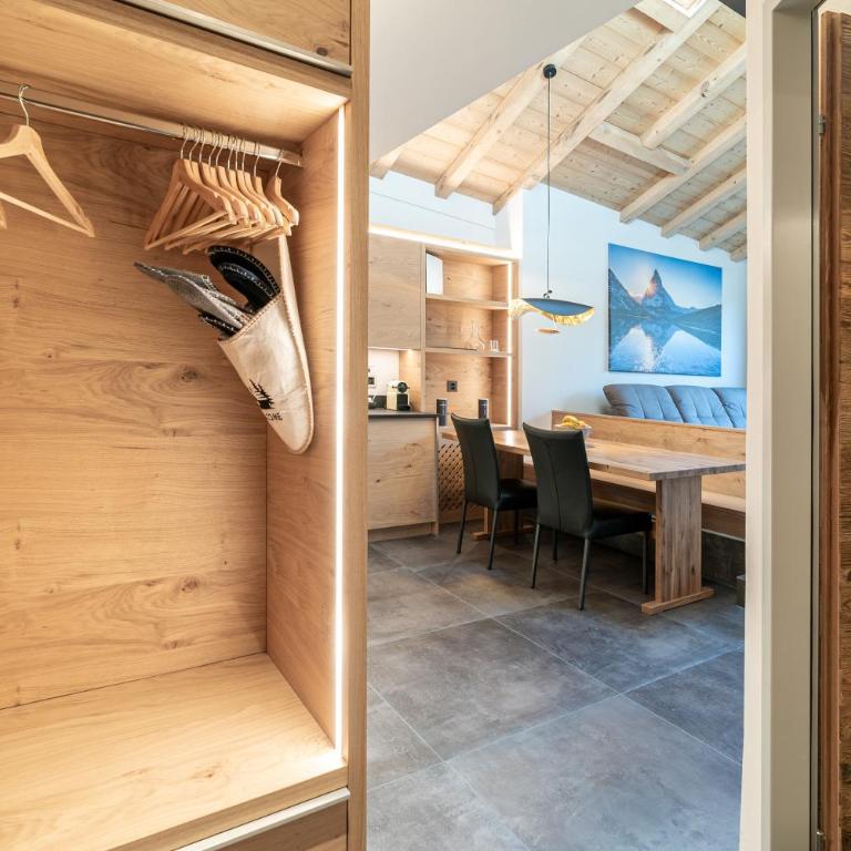 Haus Beta by Zermatt Premium Apartments - Two-Bedroom Attic Apartment with Matterhorn View - 36