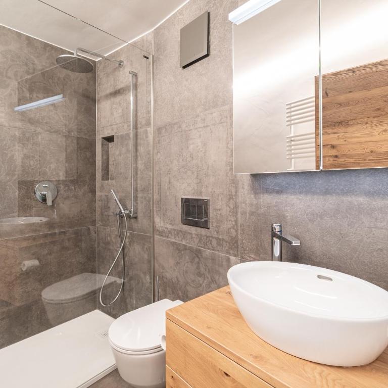 Haus Beta by Zermatt Premium Apartments - Two-Bedroom Attic Apartment with Matterhorn View - 34