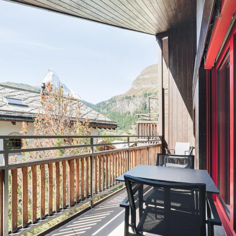 Haus Beta by Zermatt Premium Apartments - Two-Bedroom Attic Apartment with Matterhorn View - 2