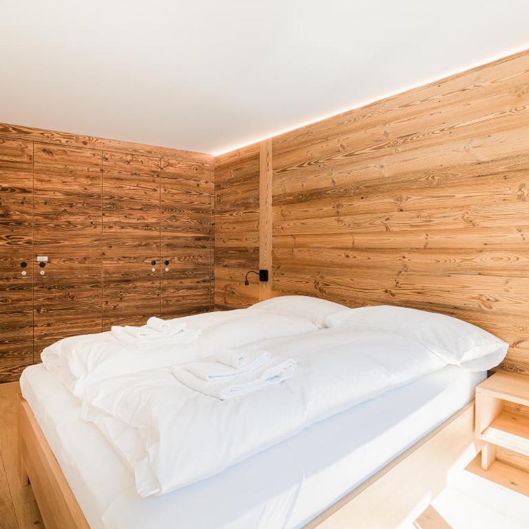 Haus Beta by Zermatt Premium Apartments - Two-Bedroom Attic Apartment with Matterhorn View - 42