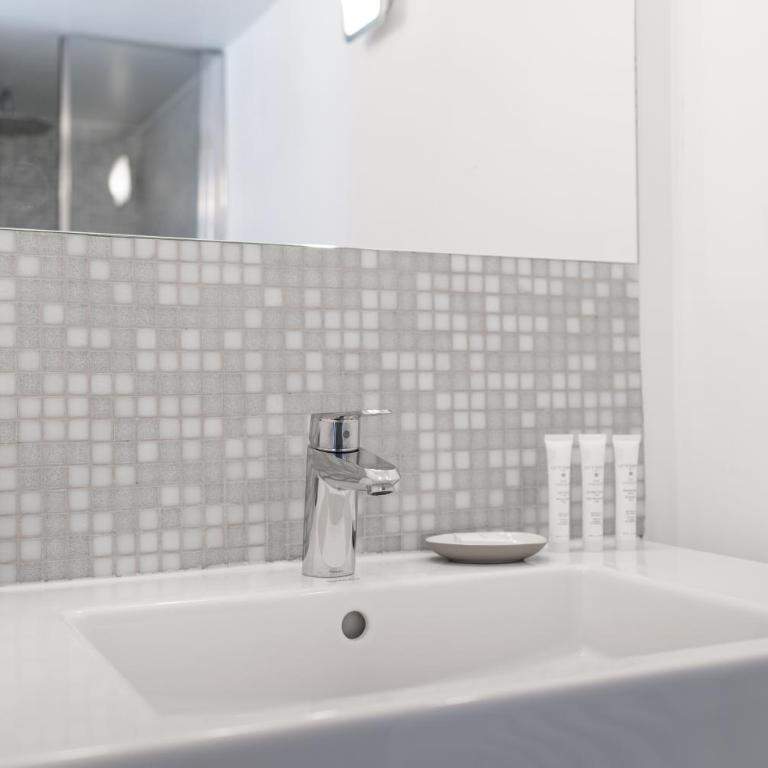 Haus Kirchplatz 4 by Zermatt Premium Apartments - Two-Bedroom Apartment with Matterhorn View (top floor) - 10