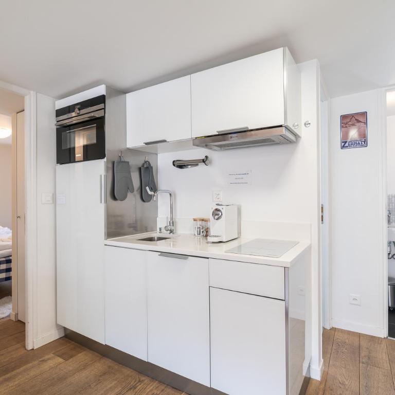 Haus Kirchplatz 4 by Zermatt Premium Apartments - Two-Bedroom Apartment with Matterhorn View (top floor) - 9