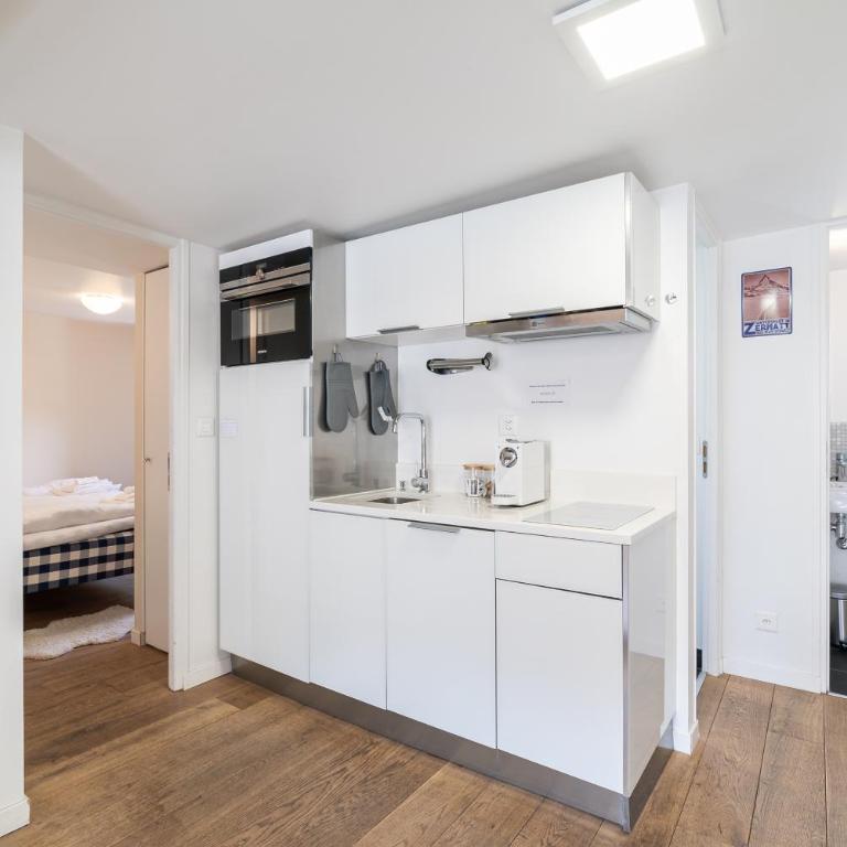 Haus Kirchplatz 4 by Zermatt Premium Apartments - Two-Bedroom Apartment with Matterhorn View (top floor) - 31