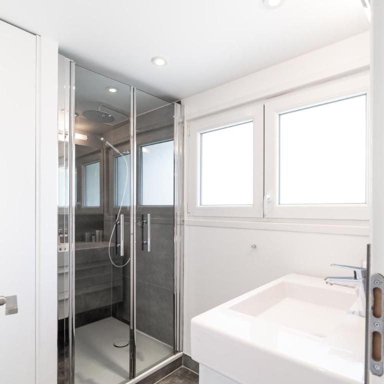 Haus Kirchplatz 4 by Zermatt Premium Apartments - Two-Bedroom Apartment with Matterhorn View (top floor) - 35