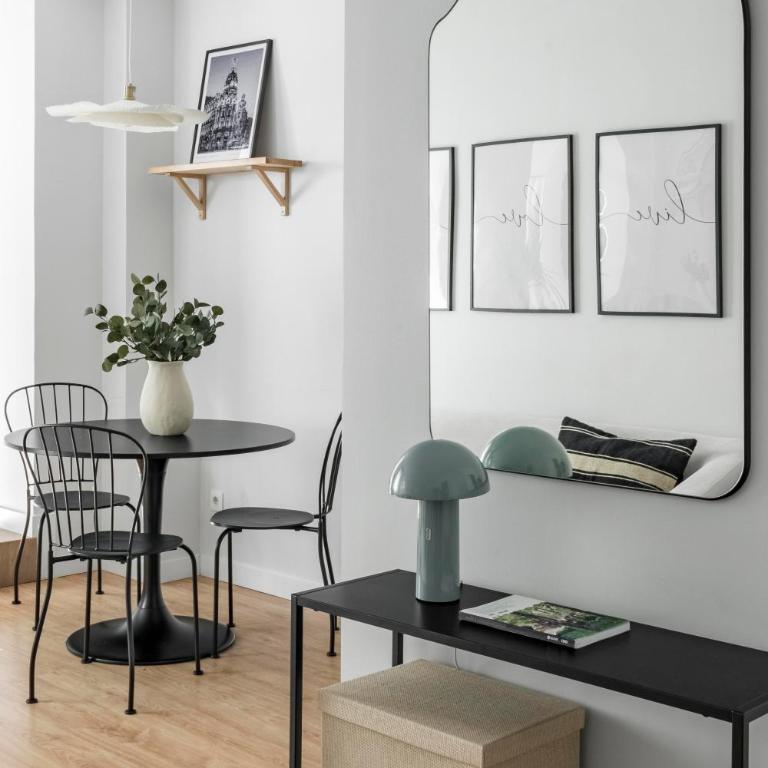 Cozy 2 bedroom apartment with patio - Two-Bedroom Apartment - 4