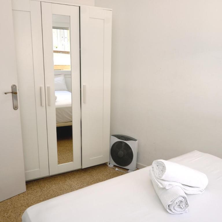Homenfun Barcelona Park Güell - Two-Bedroom Apartment - 7