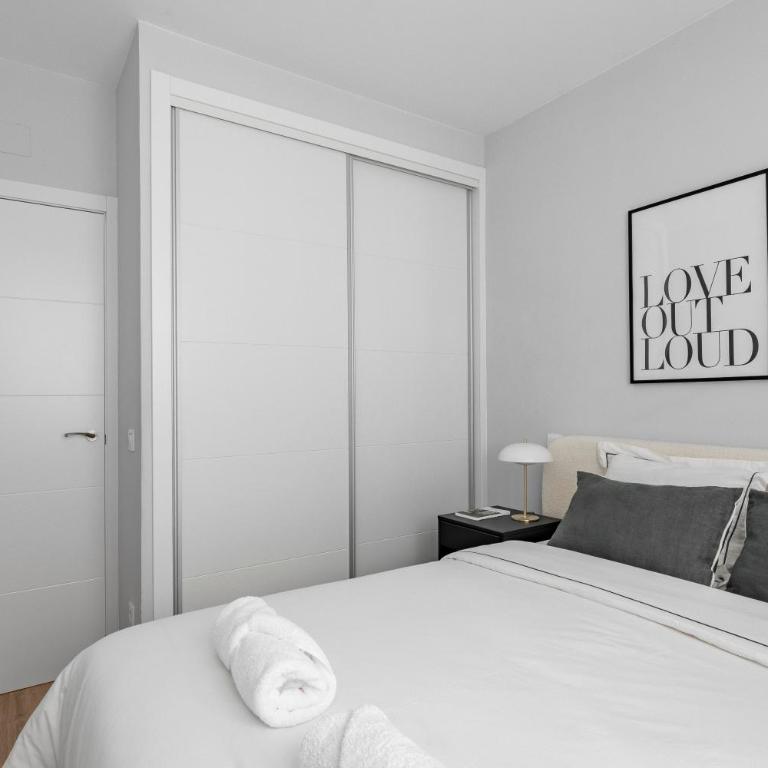 Cozy 2 bedroom apartment with patio - Two-Bedroom Apartment - 14