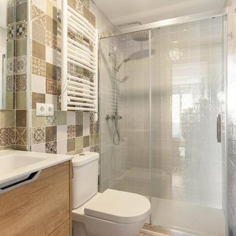 Refurbished 4* apartment with great balcony - Apartamento de 2 dormitorios - 31